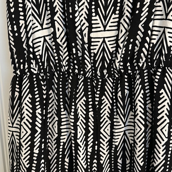 Mossimo Supply Co Patterned Romper - Picture 3 of 8